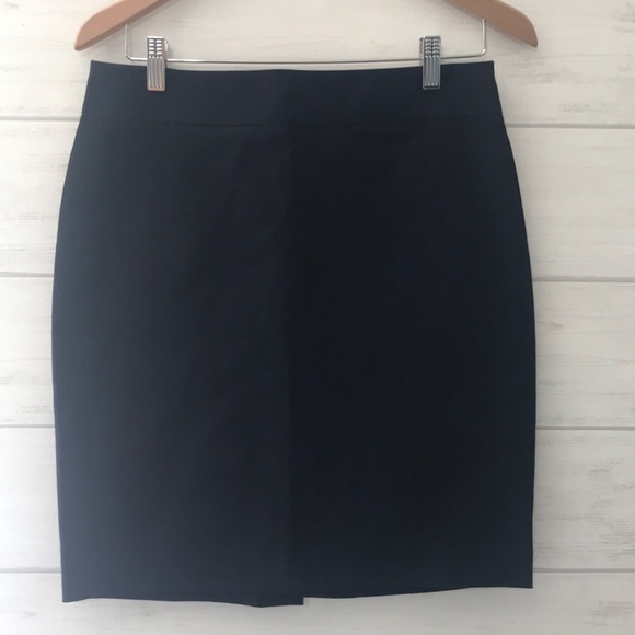Banana Republic pencil skirt - Picture 2 of 4